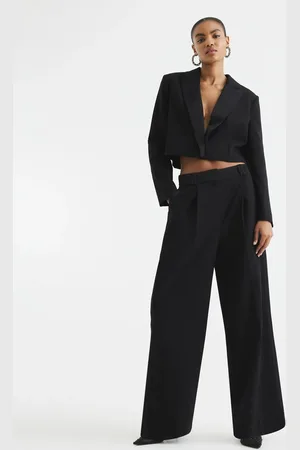 River Island – Smokinghose in mit weitem Bein