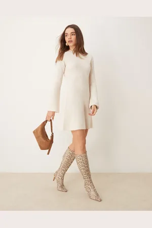 Gina Tricot – Mini-Skater-Kleid aus Rippstrick in Wollweiß mit Rundhalsausschnitt