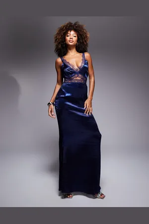 Never Fully Dressed – Mimi – Maxi-Trägerkleid in mit Zierausschnitt und Spitzenborte