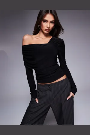 Fashionkilla – Doppelt geformtes Oberteil aus anschmiegsamem Stoff in , mit One-Shoulder-Träger und Umschlagdesign