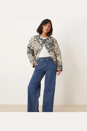 JDY – Jeans in Mittelblau mit Knopfdetail, hohem Bund und weitem Bein