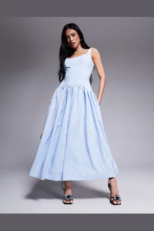 Rare Fashion London – Strukturiertes Maxikleid in Puderblau mit U-Ausschnitt und tiefer Taille