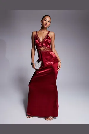 Never Fully Dressed – Mimi – Midaxi-Trägerkleid in Ochsenblutrot mit Zierausschnitt und Spitzenborte