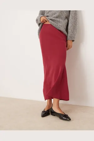ASOS – Asymmetrisch geschnittener Midirock in Rot mit weicher Haptik