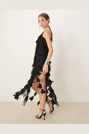 ASOS – Asymmetrisches Minikleid in mit 3D-Blumenstickerei