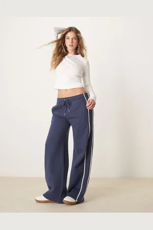 Abercrombie & Fitch – Weit geschnittene Basic-Jogginghose in Indigoblau mit mittelhohem Bund und Motiv-Detail