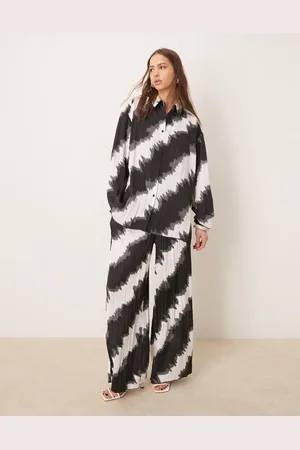 ASOS – Weit geschnittene Plissee-Hose mit schwarz-weißem Muster, Kombiteil