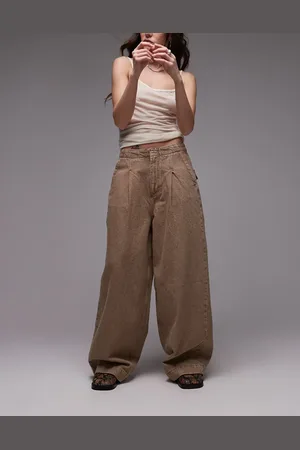Topshop – Schlichte Jeans in Sand mit Biesen und weitem Bein