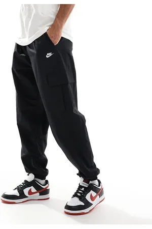 Nike – Club – Gewebte Cargohose in