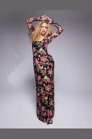AFRM – Ruby – Langärmliges Maxikleid mit Rosenmuster in Tapetenoptik und tiefem Ausschnitt