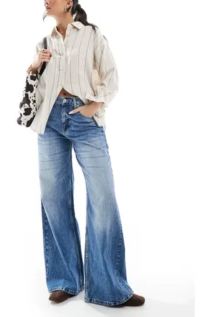Pull&Bear – Weite Baggy-Jeans in gebleichtem Mittelblau
