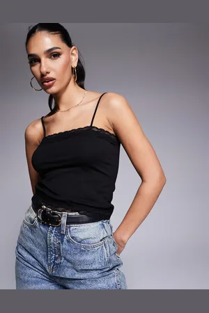 ASOS – Oberteil in mit Camisole-Trägern und Spitzenborte