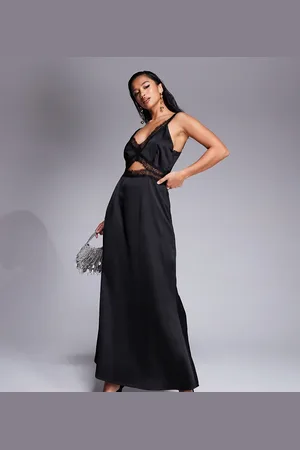 Never Fully Dressed Petite – Mimi – Maxi-Trägerkleid in mit Spitzenborten-Zierausschnitt