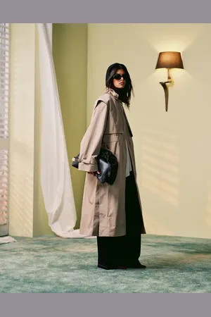 & OTHER STORIES – Midaxi-Trenchjacke in Beige mit wendbarem Kragen