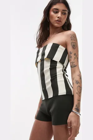 Topshop – Knapp geschnittene Shorts aus Strick in Khaki, Kombiteil