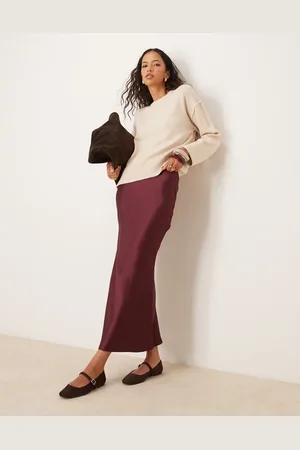 New Look – Asymmetrischer Satin-Midirock in Burgunderrot
