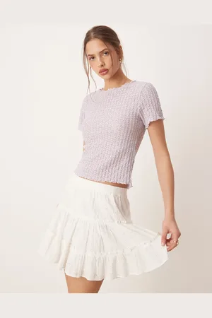 AWARE – Knapp geschnittenes, strukturiertes T-Shirt in Flieder