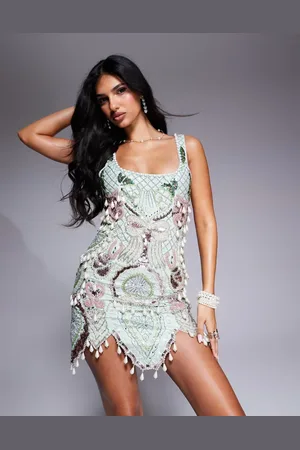 ASOS – Minikleid in Minzgrün mit Schmucksteinbesatz, Perlenverzierung und Muschelsaum