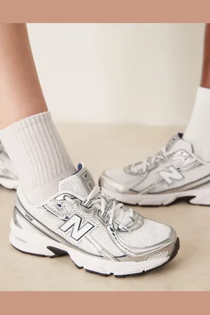 New Balance – 740 – Sneaker in Marine und Weiß