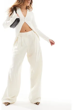 AWARE – Locker fallende, elegante Dad-Hose in Cremeweiß