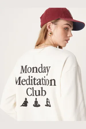 ASOS – Sweatshirt in Elfenbeinweiß mit „Meditation Club“-Schaumdruck