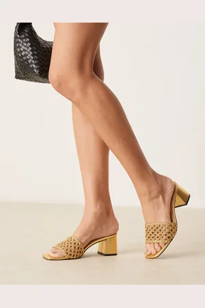 ASOS – Mittelhohe Mules in Gold mit gewebtem Wabenmuster