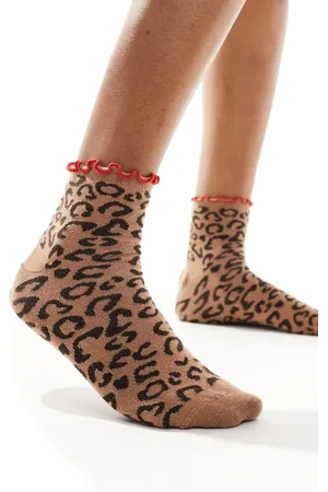 ASOS – Knöchelsocken aus Strick mit Leopardenmuster und Rüschen