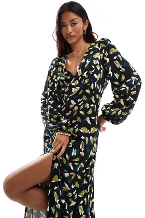 VILA – Maxikleid mit Ballonärmeln, V-Ausschnitt und abstraktem Blatt-Print in