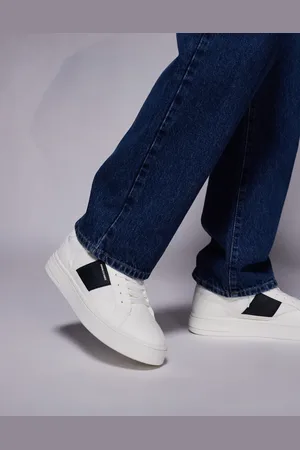 Armani Exchange – Sneaker in Weiß und mit Logo