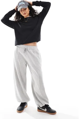 Stradivarius – Jogginghose in mit Ziernaht vorne