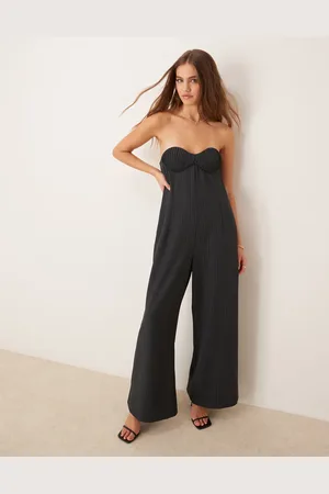 ASOS – Bandeau-Jumpsuit mit grauem Nadelstreifen, plissierter Brustpartie und weitem Bein