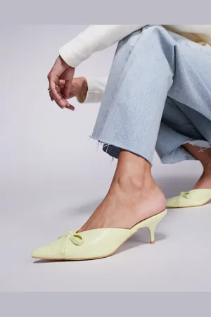 Public Desire – Lionheart – Spitze Mules in mit Pfennigabsatz und Schleife