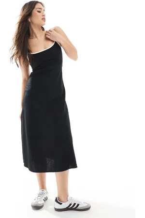 Hollister – Träger-Maxikleid aus Leinen in mit kontrastierender Paspelierung