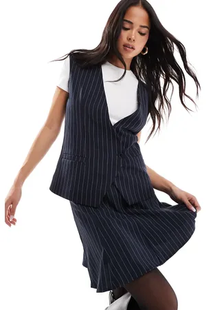 ASOS – Elegante Weste in mit Wickeldesign vorne und Nadelstreifen, Kombiteil