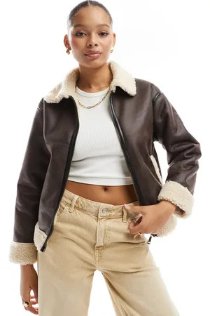 Cotton On Cotton On – Dakota – Pilotenjacke aus Kunstleder in und Cremeweiß