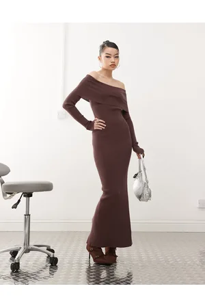 Princess Polly – Figurbetontes Maxi-Strickkleid in mit extrem umgeschlagenem Carmen-Ausschnitt