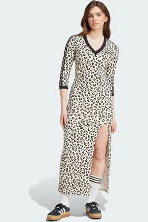 adidas – Maxikleid mit Leopardenmuster und 3 Streifen in