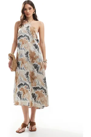 Object – Satin-Maxikleid mit Neckholder und Batikmuster in Neutral