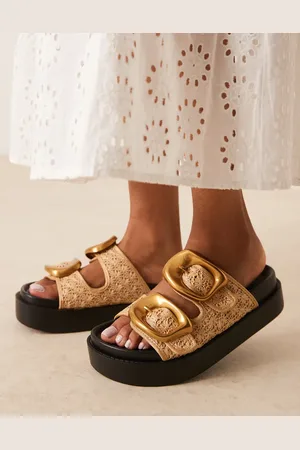ASOS – Femi – Mules in Natur mit Fußbett und Oversize-Schnalle