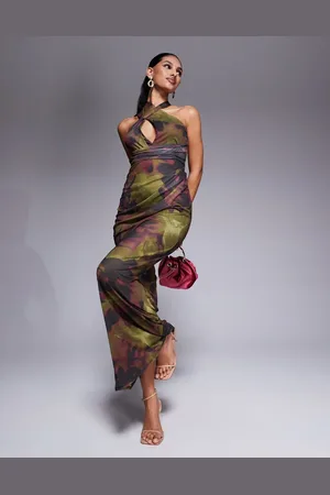 ASOS – Neckholder-Maxikleid mit Blumenmuster in Dunkelgrün und Rosa und überkreuzter Vorderseite