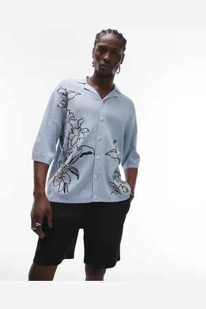 Topman – Locker geschnittenes Strickhemd in Hellblau mit Reverskragen und Blumenstickerei