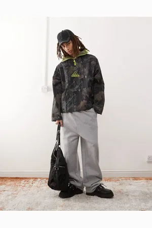 adidas – Q1 – Jacke in mit Military-Muster