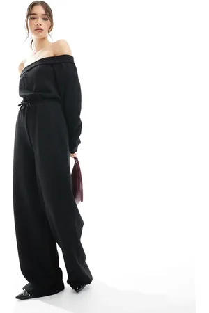 Miss Selfridge – Schulterfreier Jersey-Jumpsuit mit weitem Bein
