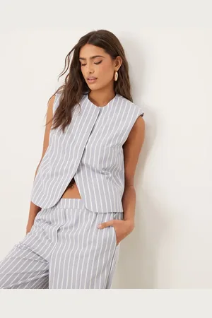 ASOS – Kastige, blau-weiß gestreifte Weste mit Leinenanteil und Aussparung, Kombiteil