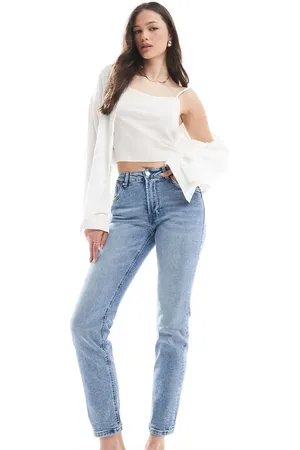 Stradivarius Tall – D10 – Slim-Fit-Mom-Jeans in mittlerer Waschung