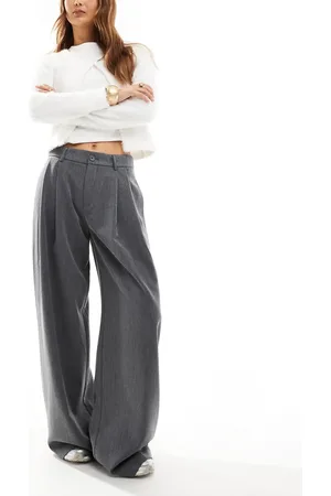 Stradivarius – STR – Elegante weite Bundfaltenhose in mit niedrigem Bund