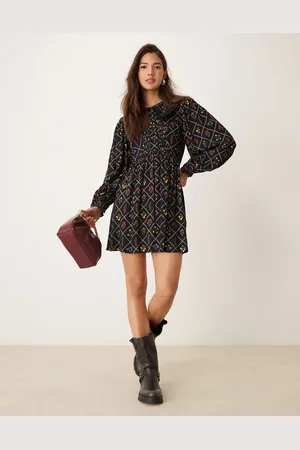 Miss Selfridge – Langärmliges Minikleid mit Spitze und Muster