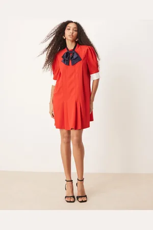 Sister Jane – Minikleid in mit Faltendetails und farblich abgesetzter Schleife