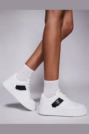 Armani Exchange – Sneaker in Weiß und mit Logo