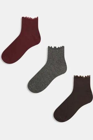 ASOS – 3er-Pack kurze Söckchen in Burgunderrot, Grau und Schokobraun mit Rüschen
